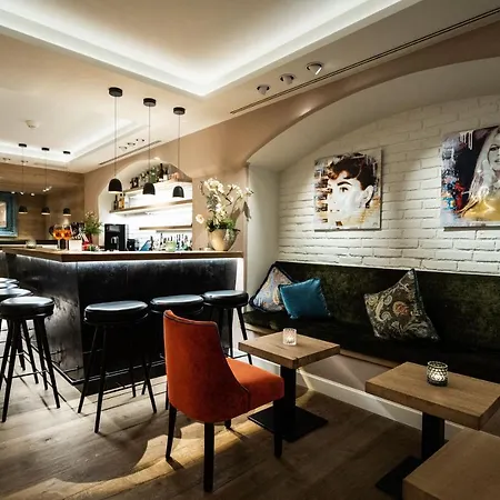 Hotel Gasthof Alte Post Holzkirchen-3